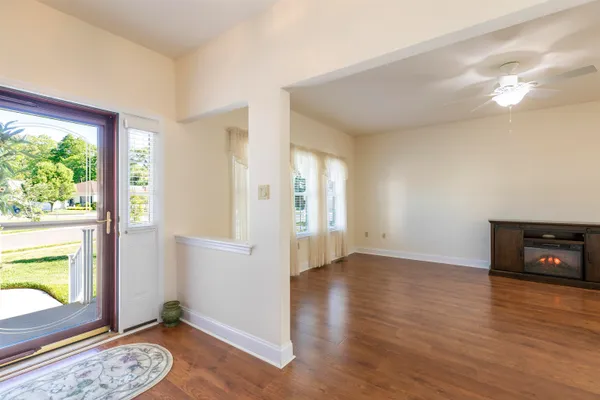 Property Slideshow image 2 of 36 | 20 wynndemere ct, Cape May Court House, NJ, 08210