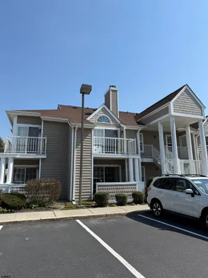 Property Slideshow image 2 of 19 | 550 central ave e8, Linwood, NJ, 08221