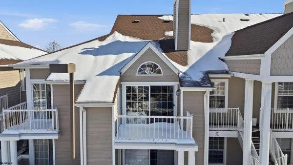 Property Slideshow image 2 of 20 | 550 central ave unit e8, Linwood, NJ, 08221