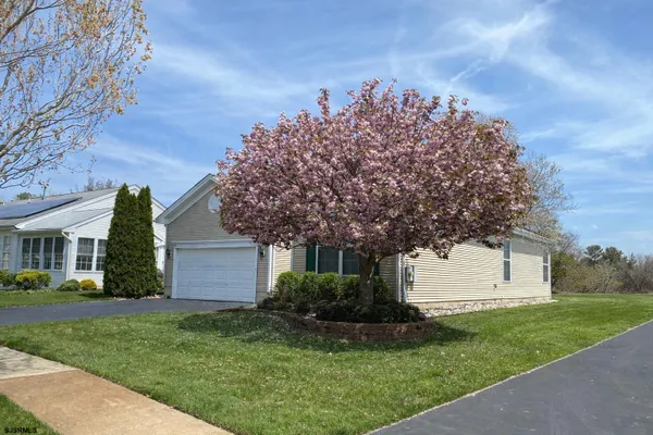 Property Slideshow image 2 of 29 | 100 hyannis ct, Galloway, NJ, 08205