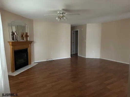 Property Slideshow image 2 of 32 | 165 turnberry ct, Mays Landing, NJ, 08330