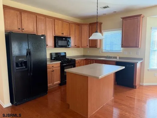 Property Slideshow image 2 of 21 | 39 poppy rd, Egg Harbor Township, NJ, 08234