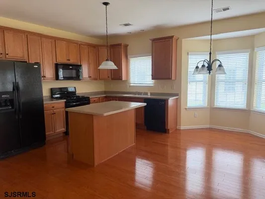 Property Slideshow image 3 of 21 | 39 poppy rd, Egg Harbor Township, NJ, 08234