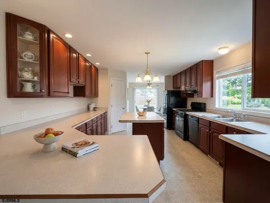 Property Slideshow image 3 of 13 | 44 redwood, Hamilton Township, NJ, 08330