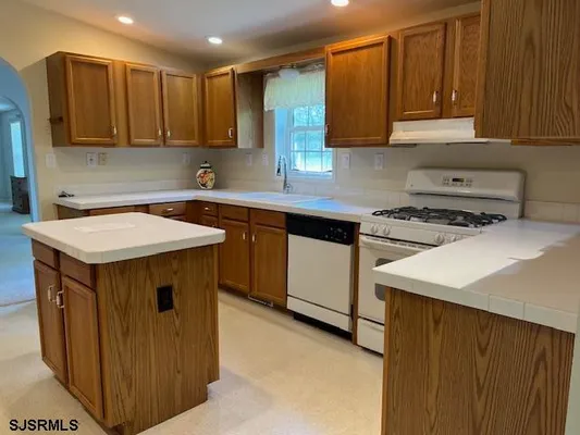 Property Slideshow image 3 of 24 | 152 muirfield ct, Mays Landing, NJ, 08330