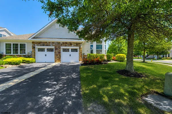 Property Slideshow image 2 of 38 | 49 ables run, Absecon, NJ, 08201