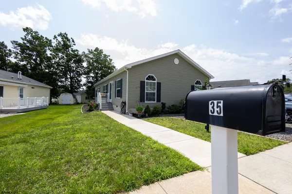 Property Slideshow image 2 of 33 | 35 pinetree, Mays Landing, NJ, 08330