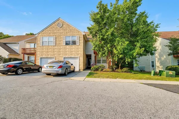 Property Slideshow image 2 of 29 | 19 e woodland a19, Absecon, NJ, 08201