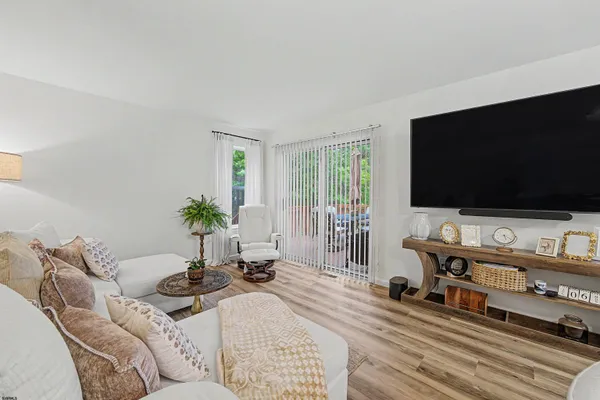 Property Slideshow image 3 of 29 | 19 e woodland a19, Absecon, NJ, 08201