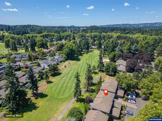 Property Slideshow image 2 of 37 | 32082 sw charbonneau dr 10c, Wilsonville, OR, 97070
