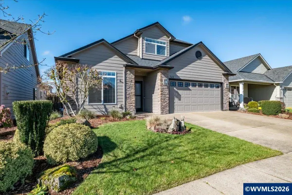 Property Slideshow image 3 of 49 | 745 se glendover ln, Dallas, OR, 97338