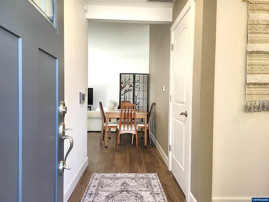 Property Slideshow image 3 of 21 | 2992 winslow way, Salem, OR, 97304