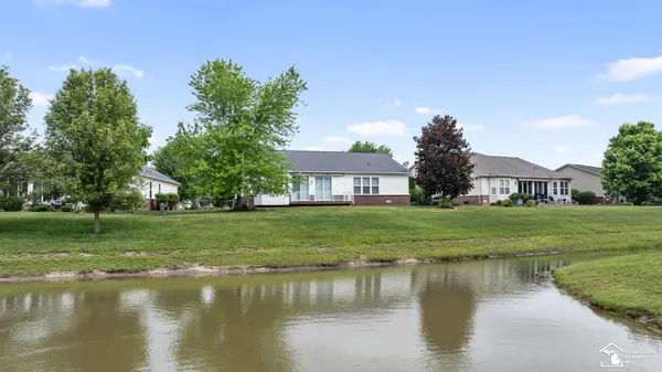 Property Slideshow image 3 of 35 | 24219 charlevoix st, Brownstownchartertownship_wayne, MI, 48134
