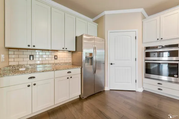 Property Slideshow image 3 of 41 | 23930 montague dr, Brownstownchartertownship_wayne, MI, 48134
