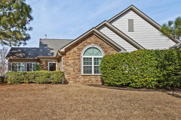 Property Slideshow image 3 of 34 | 761 stonevillage cv # 21, Collierville, TN, 38017