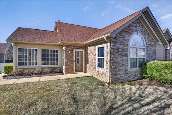 Property Slideshow image 3 of 35 | 1693 e southfield cir, Memphis, TN, 38016