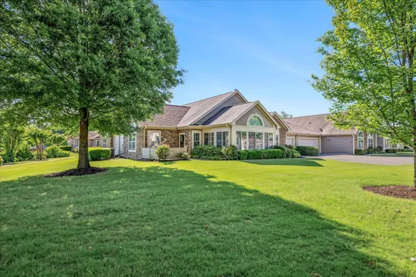 Property Slideshow image 2 of 21 | 1668 w southfield cir, Memphis, TN, 38016
