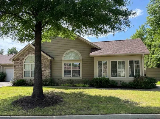 Property Slideshow image 3 of 31 | 1727 w southfield cir, Memphis, TN, 38016