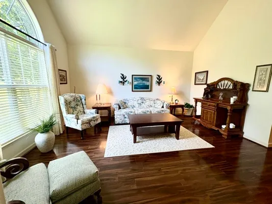 Property Slideshow image 3 of 32 | 7107 sunrise cir, Franklin, TN, 37067