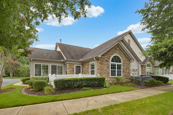 Property Slideshow image 2 of 28 | 753 stonevillage cv 19, Collierville, TN, 38017