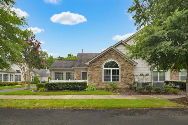 Property Slideshow image 3 of 28 | 753 stonevillage cv 19, Collierville, TN, 38017