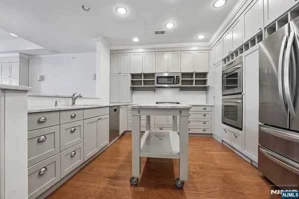 Property Slideshow image 3 of 22 | 104 quarry dr, Woodland Park, NJ, 07424