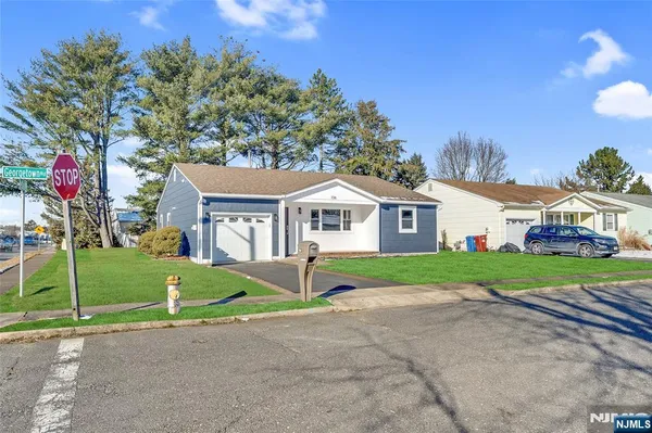 Property Slideshow image 3 of 34 | 136 georgetown rd, Toms River, NJ, 08757