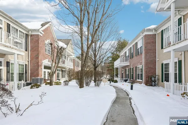 Property Slideshow image 3 of 34 | 109 four seasons dr # 109, Wayne, NJ, 07470