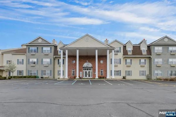 Property Slideshow image 2 of 19 | 6412 richmond rd 412, West Milford, NJ, 07480