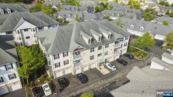 Property Slideshow image 2 of 25 | 3 slate ct d-1, Woodland Park, NJ, 07424