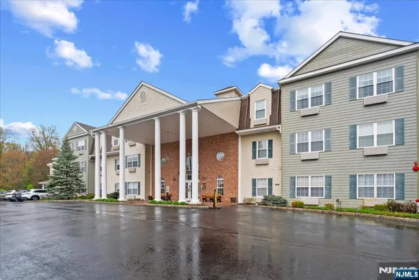 Property Slideshow image 2 of 33 | 2 richmond rd 306, West Milford, NJ, 07480