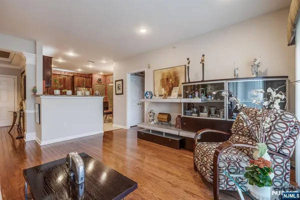 Property Slideshow image 3 of 23 | 10402 warrens way 4th  new, Wanaque, NJ, 07465