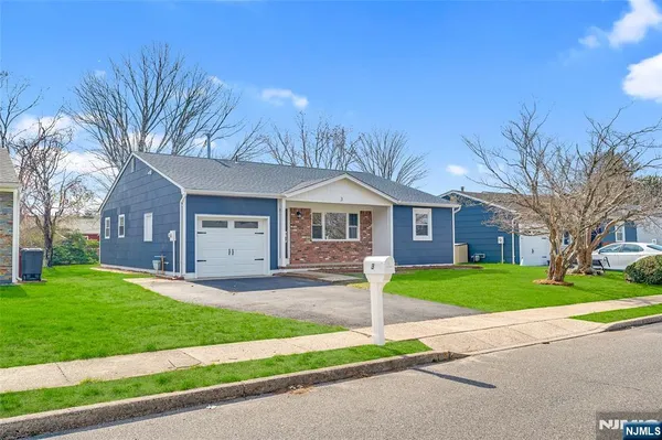 Property Slideshow image 3 of 33 | 3 pembroke ln, Berkeley, NJ, 08757