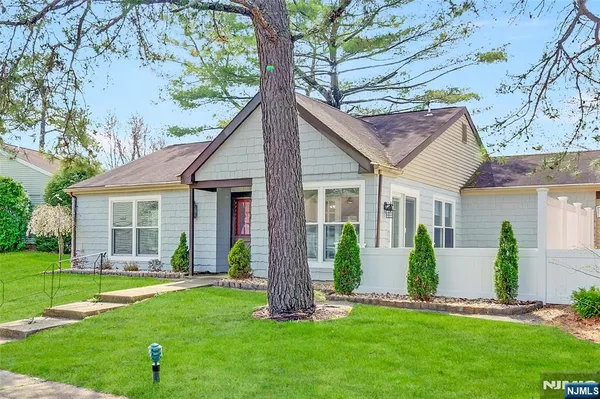 Property Slideshow image 2 of 40 | 945a liverpool cir, Manchester, NJ, 08759