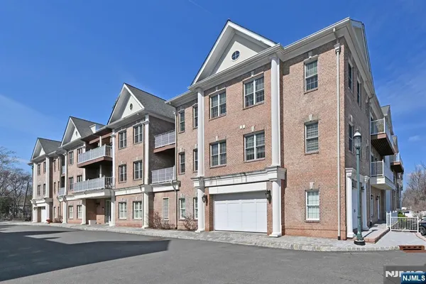 Property Slideshow image 2 of 30 | 2303 rio vista ln, Northvale, NJ, 07647