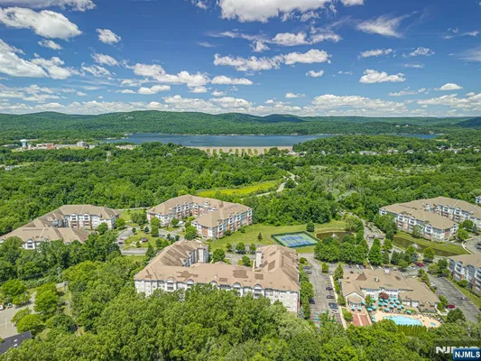 Property Slideshow image 3 of 43 | 8421 warrens way 421, Wanaque, NJ, 07465