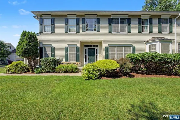 Property Slideshow image 2 of 50 | 79 s mackenzie ln, Denville Township, NJ, 07834