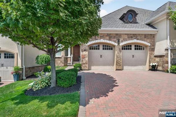 Property Slideshow image 2 of 44 | 125 windsor ln, Ramsey, NJ, 07446