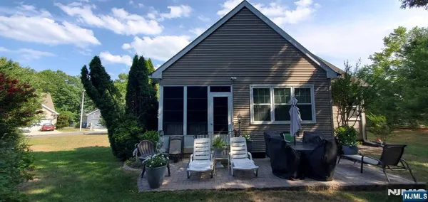 Property Slideshow image 2 of 13 | 50 daffodil dr, Little Egg Harbor, NJ, 08087