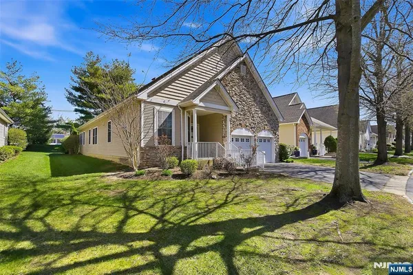 Property Slideshow image 3 of 48 | 102 hummingbird dr, Trenton, NJ, 08690