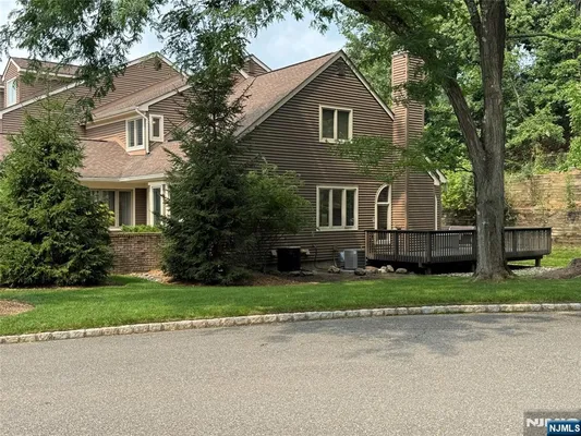Property Slideshow image 2 of 3 | 239 westervelt ln, Mahwah, NJ, 07430