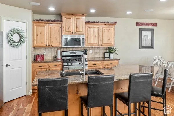 Property Slideshow image 3 of 11 | 955 w 720, Tremonton, UT, 84337