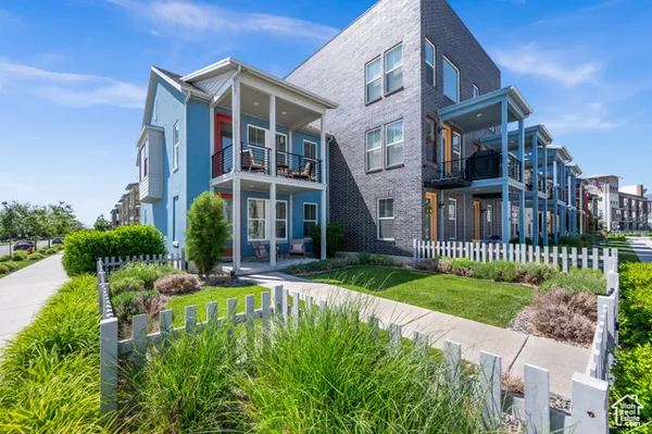 Property Slideshow image 2 of 19 | 5087 w rambutan way, South Jordan, UT, 84009