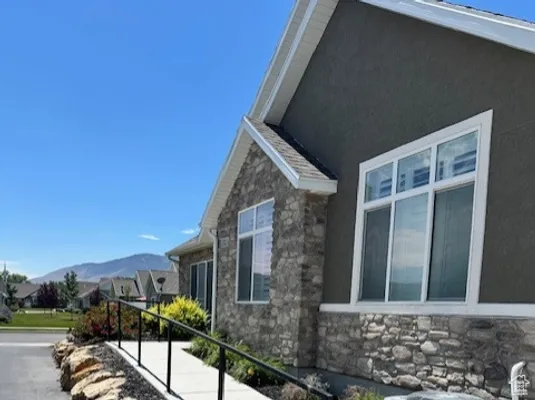 Property Slideshow image 2 of 30 | 512 e meadow ranch ln a, Saratoga Springs, UT, 84045