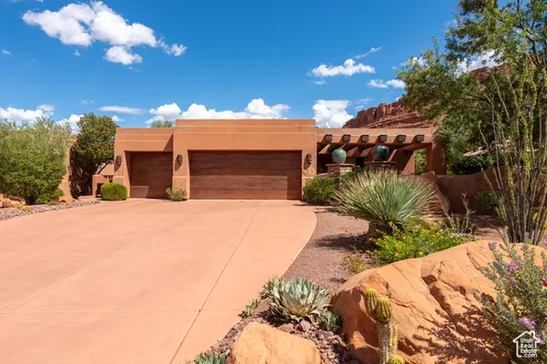 Property Slideshow image 2 of 34 | 2336 w entrada trl 23, St George, UT, 84770