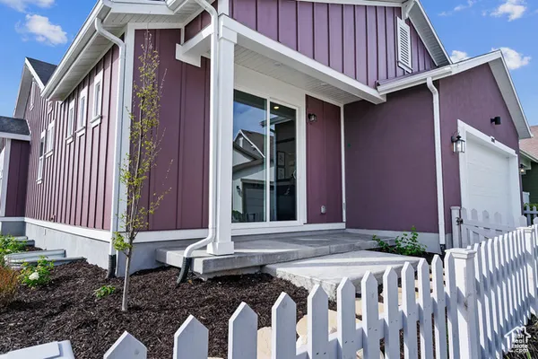 Property Slideshow image 2 of 28 | 6213 w stone mt way 594, South Jordan, UT, 84009