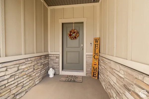 Property Slideshow image 3 of 21 | 94 w hillside dr, Elk Ridge, UT, 84651