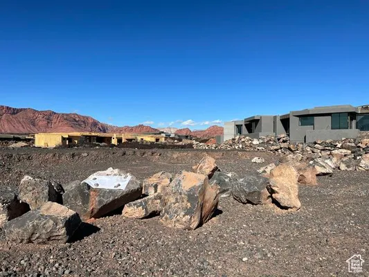 Property Slideshow image 3 of 52 | 2832 w shoshoni trl, St George, UT, 84770