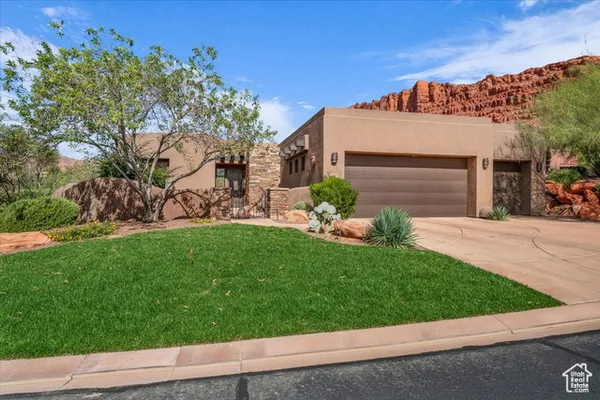 Property Slideshow image 2 of 40 | 2331 w entrada trl unit 106, St George, UT, 84770