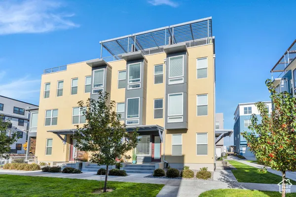 Property Slideshow image 3 of 40 | 11201 s freestone rd # 474, South Jordan, UT, 84009